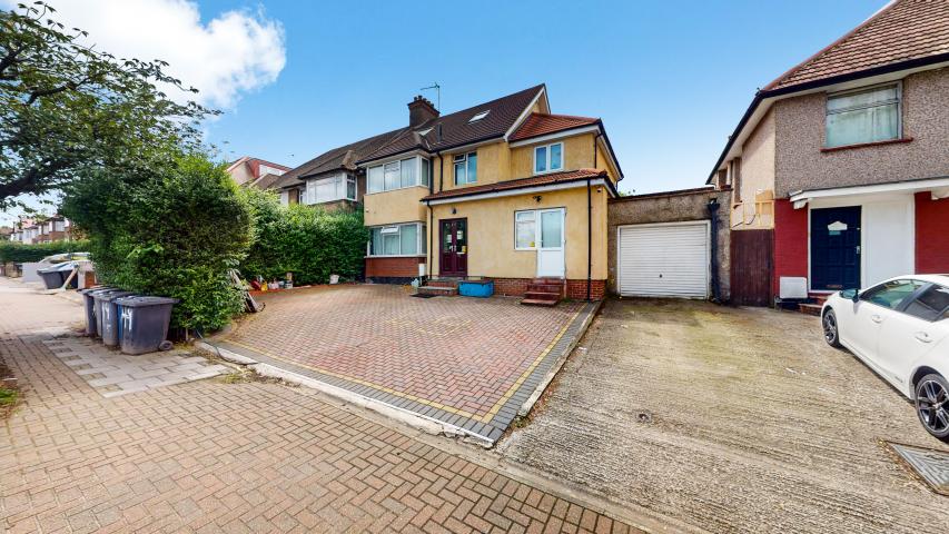 Including Council Tax, Water+ Wifi Hendon Way, Cricklewood